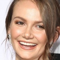 Andi Matichak Nackt