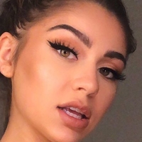 Andrea Russett Nackt