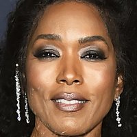 Angela Bassett Nackt