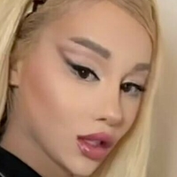 Arrya Doll Nackt