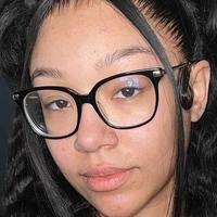 Caileneasely Nackt