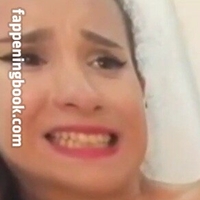 Ehotlovea Nackt