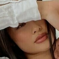 Elaine Thi Nackt