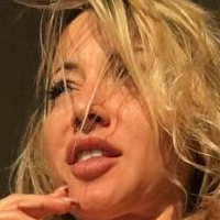 Eliana Stripper Nackt
