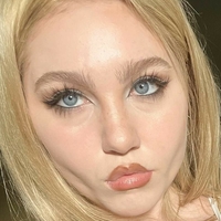 Ella Anderson Nackt