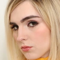 Ella Hollywood Nackt