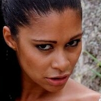 Emanuelle Diniz Nackt