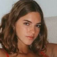Emily Feld Nackt