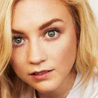 Emily Kinney Nackt