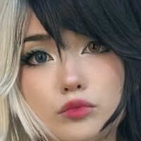 Emiru Nackt
