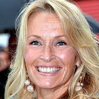 Estelle Lefebure Nackt