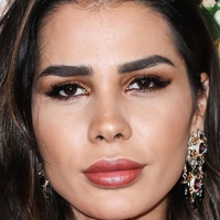 Farah Aziz Nackt