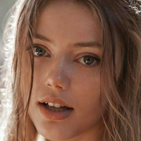 Grace Van Dien Nackt