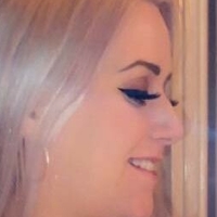 Hollie Nackt