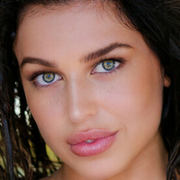 Ilyana Webb Nackt
