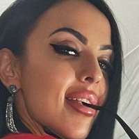 Issadorra Nackt