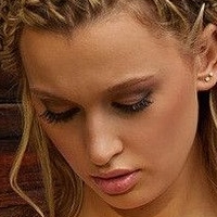 Karolina Benefield Nackt