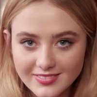 Kathryn Newton Nackt