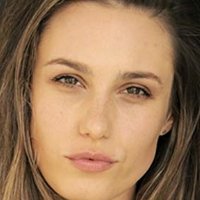 Lily Robinson Nackt