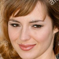Louise Bourgoin Nackt