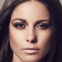 Louise Thompson Nackt
