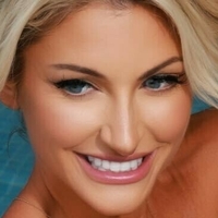 Mckinzie Roth Nackt
