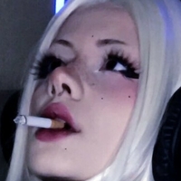 Milkyroth Nackt