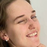 Monadail Nackt