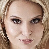 Monika Adamin Burda Nackt