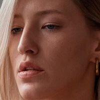 Savannah Savelises Nackt