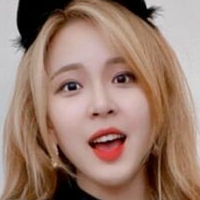 Siyeon Nackt