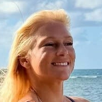 Tatiana Weston-Webb Nackt