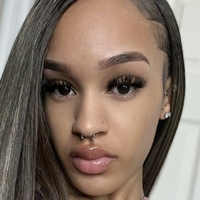tiahnie Nackt