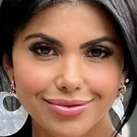 Yesligomez Nackt